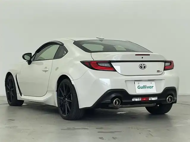 トヨタ ＧＲ８６ RZ 群馬県 2022(令4)年 3万km クリスタルホワイトパール 純正9インチナビ/・AM/FM/CD/DVD/SD/Bluetooth/フルセグTV/バックカメラ/クルーズコントロール/前席シートヒーター/ステアリング連動ヘッドランプ/後側方警戒支援システム/左右独立温度コントロールフルオートエアコン/Bi-Beam LEDヘッドランプ（オートレベリング機能付＋LEDクリアランスランプ＋LEDターンランプ）/マクファーソンストラット式フロントサスペンション/ダブルウィッシュボーン式リヤサスペンション/トルセンLSD（リミテッド・スリップ・デフ）/純正18インチアルミホイール