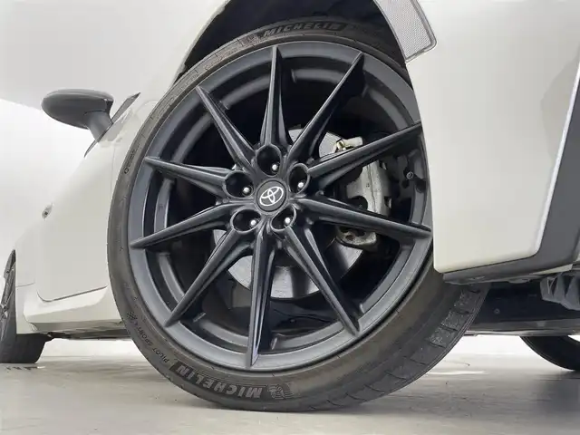 トヨタ ＧＲ８６ RZ 群馬県 2022(令4)年 3万km クリスタルホワイトパール 純正9インチナビ/・AM/FM/CD/DVD/SD/Bluetooth/フルセグTV/バックカメラ/クルーズコントロール/前席シートヒーター/ステアリング連動ヘッドランプ/後側方警戒支援システム/左右独立温度コントロールフルオートエアコン/Bi-Beam LEDヘッドランプ（オートレベリング機能付＋LEDクリアランスランプ＋LEDターンランプ）/マクファーソンストラット式フロントサスペンション/ダブルウィッシュボーン式リヤサスペンション/トルセンLSD（リミテッド・スリップ・デフ）/純正18インチアルミホイール
