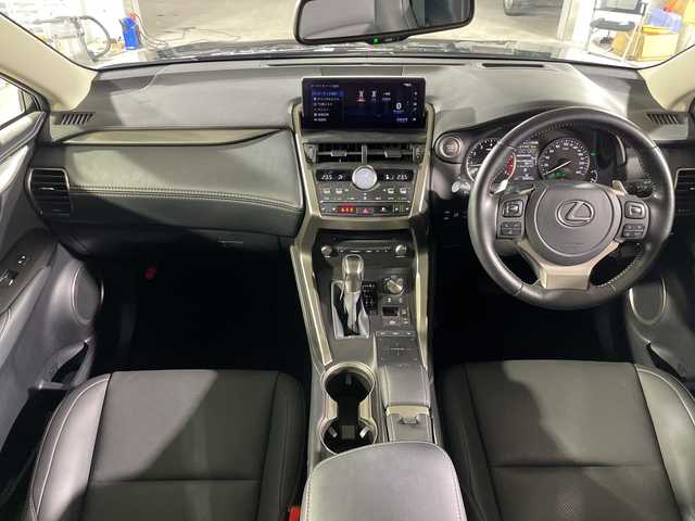 レクサス ＮＸ 300 スパイス&シック 福岡県 2020(令2)年 3.4万km グラファイトブラックガラスフレーク 純正メモリナビ/フルセグテレビ/サンルーフ/黒革シート/パワーシート/BSM/ステアリングヒーター/アラウンドビューモニター/レーダークルーズコントロール/プッシュスタート/パワーバックドア/ETC/HUD