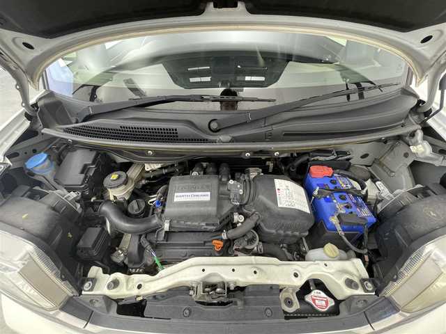 ホンダ Ｎ ＢＯＸ カスタム G Lパッケージ 大分県 2017(平29)年 10.4万km プレミアムホワイトパールⅡ 社外ナビ/フルセグ/DVD/Bluetooth/バックカメラ/オートキセノンライト/ビルトインETC/片側パワスラ/リアサンシェイド/社外シートカバー/社外フロアマット/純正14インチAW/スマートキー