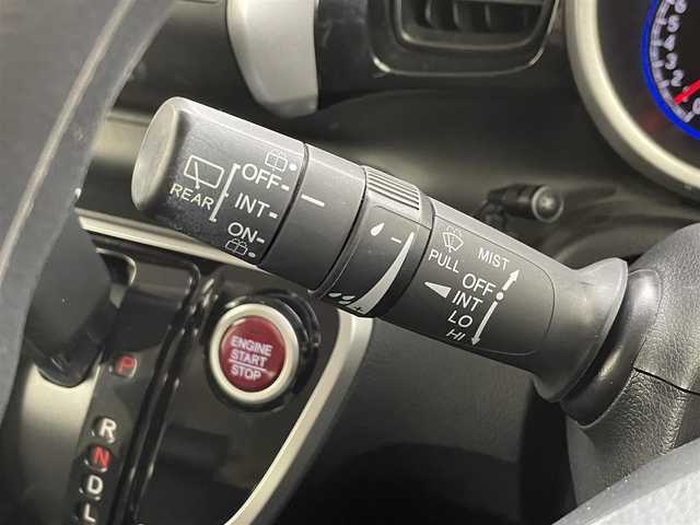 ホンダ Ｎ ＢＯＸ カスタム G Lパッケージ 大分県 2017(平29)年 10.4万km プレミアムホワイトパールⅡ 社外ナビ/フルセグ/DVD/Bluetooth/バックカメラ/オートキセノンライト/ビルトインETC/片側パワスラ/リアサンシェイド/社外シートカバー/社外フロアマット/純正14インチAW/スマートキー