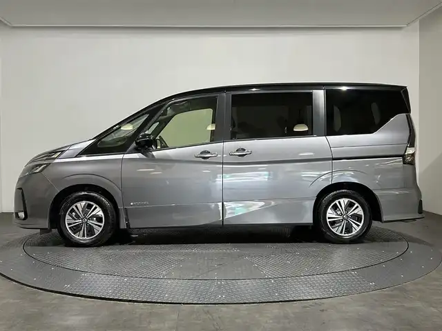 日産 セレナ e－パワー ハイウェイスター V 愛媛県 2022(令4)年 2.5万km ダークメタルグレー/ダイヤモンドブラック ・プロパイロット/・純正10インチナビゲーション/・Bluetooth/フルセグテレビ/DVD/・フリップダウンモニター/・アラウンドビューモニター/・両側パワースライドドア/・LEDヘッドライト/・ドライブレコーダー/・ETC/・クルーズコントロール/・スマートキー/・コーナーセンサー