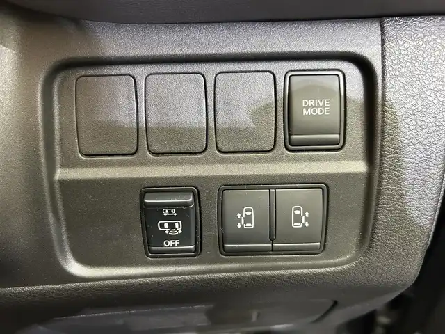 日産 セレナ e－パワー ハイウェイスター V 愛媛県 2022(令4)年 2.5万km ダークメタルグレー/ダイヤモンドブラック ・プロパイロット/・純正10インチナビゲーション/・Bluetooth/フルセグテレビ/DVD/・フリップダウンモニター/・アラウンドビューモニター/・両側パワースライドドア/・LEDヘッドライト/・ドライブレコーダー/・ETC/・クルーズコントロール/・スマートキー/・コーナーセンサー