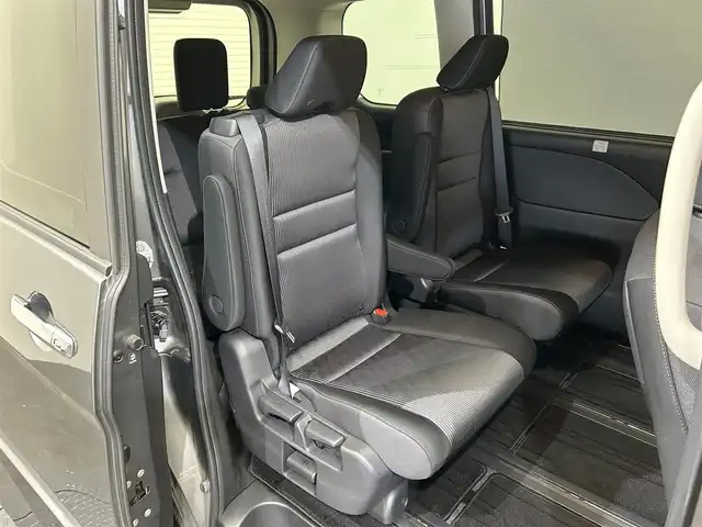 日産 セレナ e－パワー ハイウェイスター V 愛媛県 2022(令4)年 2.5万km ダークメタルグレー/ダイヤモンドブラック ・プロパイロット/・純正10インチナビゲーション/・Bluetooth/フルセグテレビ/DVD/・フリップダウンモニター/・アラウンドビューモニター/・両側パワースライドドア/・LEDヘッドライト/・ドライブレコーダー/・ETC/・クルーズコントロール/・スマートキー/・コーナーセンサー