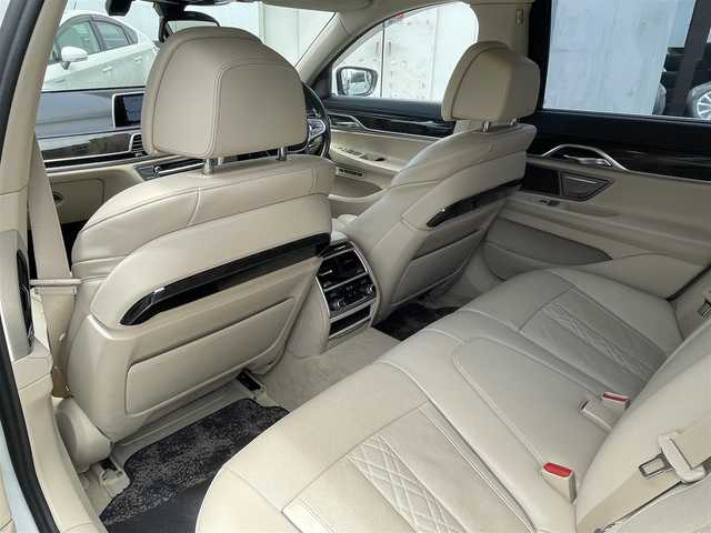 ＢＭＷ ７４０ｉ 740i 福島県 2016(平28)年 10.9万km アルピンホワイトⅢ サンルーフ/レザーシート/純正ナビ/全周囲カメラ/フルセグテレビ/Bluetooth接続/ハーマンカードン/クルーズコントロール/レーンアシスト /ドライブレコーダー/シートヒーター/パワートランク/純正19インチAW/アイドリングストップ/保証書/取説書