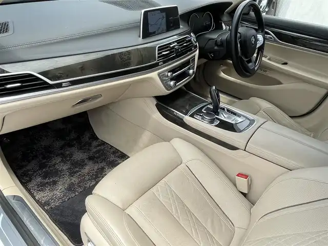 ＢＭＷ ７４０ｉ 740i 福島県 2016(平28)年 10.9万km アルピンホワイトⅢ サンルーフ/レザーシート/純正ナビ/全周囲カメラ/フルセグテレビ/Bluetooth接続/ハーマンカードン/クルーズコントロール/レーンアシスト /ドライブレコーダー/シートヒーター/パワートランク/純正19インチAW/アイドリングストップ/保証書/取説書