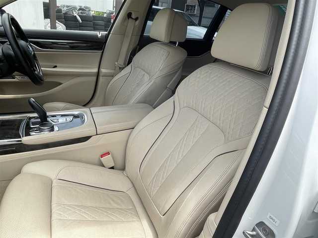 ＢＭＷ ７４０ｉ 740i 福島県 2016(平28)年 10.9万km アルピンホワイトⅢ サンルーフ/レザーシート/純正ナビ/全周囲カメラ/フルセグテレビ/Bluetooth接続/ハーマンカードン/クルーズコントロール/レーンアシスト /ドライブレコーダー/シートヒーター/パワートランク/純正19インチAW/アイドリングストップ/保証書/取説書