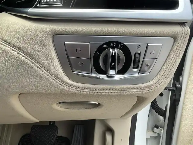 ＢＭＷ ７４０ｉ 740i 福島県 2016(平28)年 10.9万km アルピンホワイトⅢ サンルーフ/レザーシート/純正ナビ/全周囲カメラ/フルセグテレビ/Bluetooth接続/ハーマンカードン/クルーズコントロール/レーンアシスト /ドライブレコーダー/シートヒーター/パワートランク/純正19インチAW/アイドリングストップ/保証書/取説書