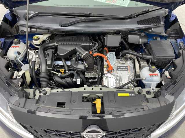 日産 ノート X 三重県 2021(令3)年 4.6万km オーロラフレアブルーパール 禁煙車/純正9インチナビ/　フルセグTV/USB/Bluetooth/全方位モニター/オートAC/前席シートヒーター/ワイヤレス充電/革巻きステアリング/ステアリングスイッチ/デジタルインナーミラー/純正前方ドラレコ/ステアリングヒーター/衝突軽減ブレーキ/LKA/BSM/純正ビルトインETC2.0