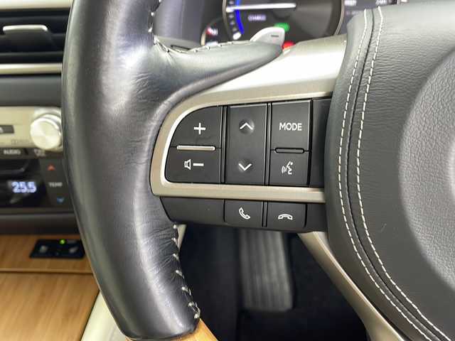 レクサス ＧＳ 300h バージョンL 鹿児島県 2016(平28)年 4万km ソニッククォーツ メーカーOPナビ/（AM/FM/CD/DVD/Bluetooth）/バックカメラ/セーフティシステムプラス/・プリクラッシュセーフティシステム/・レーンキーピングアシスト/・オートマチックハイビーム/・レーダークルーズコントロール/シートヒーター/シートベンチレーション/三眼LEDライト/前席パワーシート/スマートキー/フルセグTV/パワーバックドア/革巻きステアリングホイール/ステアリングヒーター/ブラインドスポットモニター/ヘッドアップディスプレイ