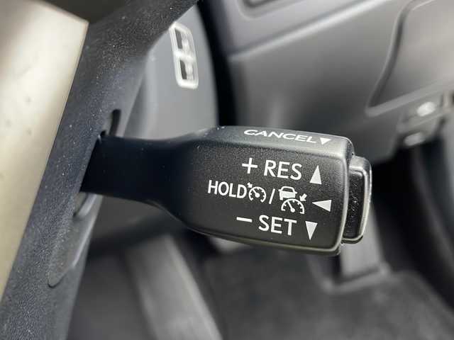 レクサス ＧＳ 300h バージョンL 鹿児島県 2016(平28)年 4万km ソニッククォーツ メーカーOPナビ/（AM/FM/CD/DVD/Bluetooth）/バックカメラ/セーフティシステムプラス/・プリクラッシュセーフティシステム/・レーンキーピングアシスト/・オートマチックハイビーム/・レーダークルーズコントロール/シートヒーター/シートベンチレーション/三眼LEDライト/前席パワーシート/スマートキー/フルセグTV/パワーバックドア/革巻きステアリングホイール/ステアリングヒーター/ブラインドスポットモニター/ヘッドアップディスプレイ