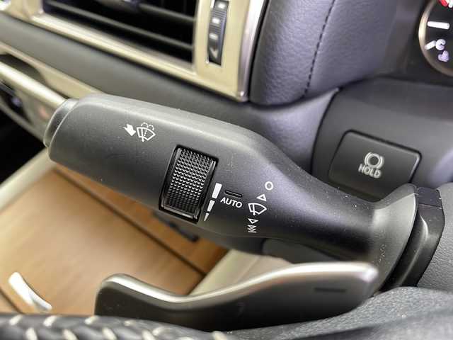 レクサス ＧＳ 300h バージョンL 鹿児島県 2016(平28)年 4万km ソニッククォーツ メーカーOPナビ/（AM/FM/CD/DVD/Bluetooth）/バックカメラ/セーフティシステムプラス/・プリクラッシュセーフティシステム/・レーンキーピングアシスト/・オートマチックハイビーム/・レーダークルーズコントロール/シートヒーター/シートベンチレーション/三眼LEDライト/前席パワーシート/スマートキー/フルセグTV/パワーバックドア/革巻きステアリングホイール/ステアリングヒーター/ブラインドスポットモニター/ヘッドアップディスプレイ