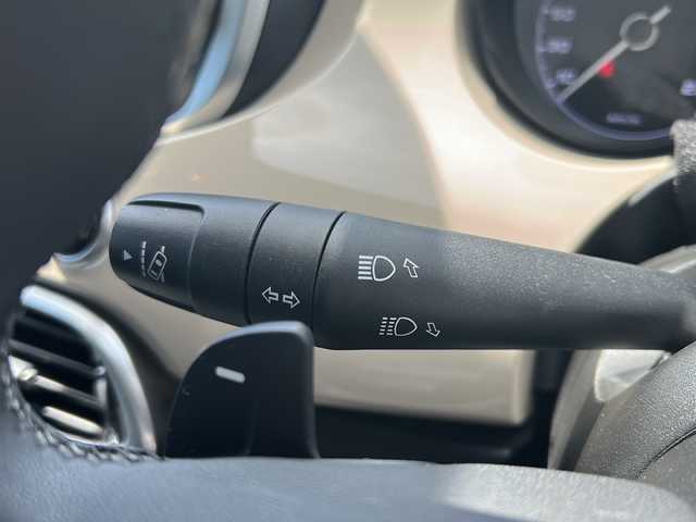 フィアット ５００Ｘ クロス 東京都 2019(令1)年 4.6万km ベージュ 車体カラー（カプチーノベージュ）/ワンオーナー/パワーシート（前席）/シートヒーター（前席）/純正フロアマット/純正17インチアルミホイール/LEDヘッドライト/純正ドアバイザー/パドルシフト/Bluetooth/AUX/USB/アイドリングストップ/ETC/ドライブレコーダー（前のみ）/クルーズコントロール/レーンキープアシスト/スマートキー/スペアキー1本/保証書/取説書