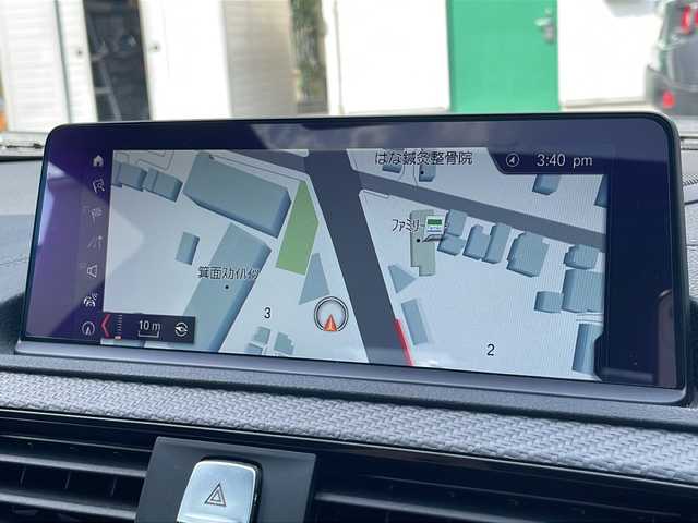ＢＭＷ Ｍ２ 大阪府 2017(平29)年 6.2万km アルピンホワイトⅢ 純正メモリナビ/・DVD/CD/FM/AM/Bluetooth/ETC/ドライブレコーダー/レーダー探知機/バックカメラ/サンルーフ/衝突軽減ブレーキ/レーンキープアシスト/盗難防止装置/クルーズコントロール/ハーマンカードンスピーカー/革巻きステアリング/ステアリングリモコン/パドルシフト/メモリシート（D席）/パワーシート（D席+N席）/シートヒーター（D席+N席）/黒色レザーシート/コーナーセンサー/HIDヘッドライト/オートライト/オートエアコン/スマートキー×2/プッシュスタート/純正19インチアルミホイール/純正フロアマット/取扱説明書/保証書