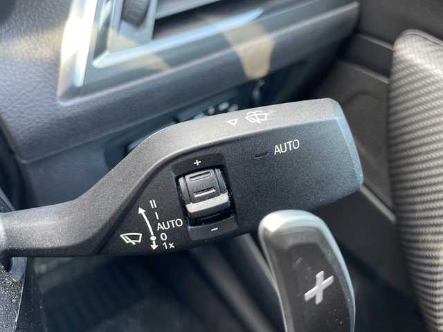 ＢＭＷ Ｍ２ 大阪府 2017(平29)年 6.2万km アルピンホワイトⅢ 純正メモリナビ/・DVD/CD/FM/AM/Bluetooth/ETC/ドライブレコーダー/レーダー探知機/バックカメラ/サンルーフ/衝突軽減ブレーキ/レーンキープアシスト/盗難防止装置/クルーズコントロール/ハーマンカードンスピーカー/革巻きステアリング/ステアリングリモコン/パドルシフト/メモリシート（D席）/パワーシート（D席+N席）/シートヒーター（D席+N席）/黒色レザーシート/コーナーセンサー/HIDヘッドライト/オートライト/オートエアコン/スマートキー×2/プッシュスタート/純正19インチアルミホイール/純正フロアマット/取扱説明書/保証書