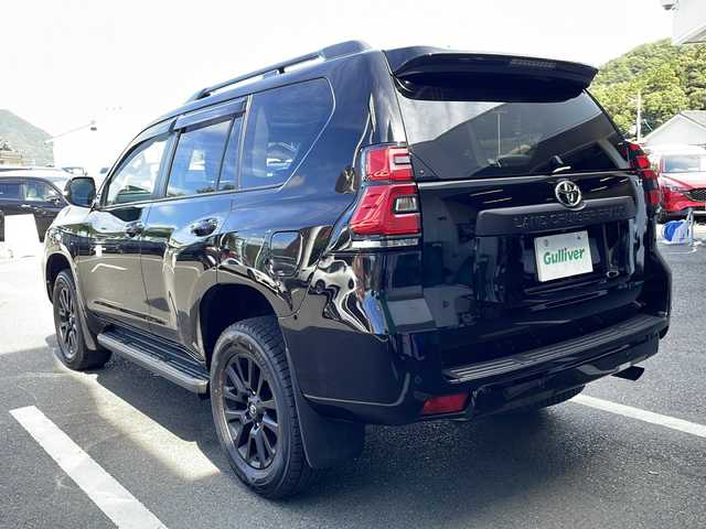 トヨタ ランドクルーザー プラド TX Lパッケージ マットブラED 京都府 2023(令5)年 3.7万km ブラック 純正ディスプレイオーディオ　ナビ　Ｂｌｕｅｔｏｏｔｈオーディオ　ＵＳＢ　アラウンドビューモニター　サンルーフ　ルーフレール　レーダークルーズコントロール　ブラインドスポットモニター　エアシート　７人乗