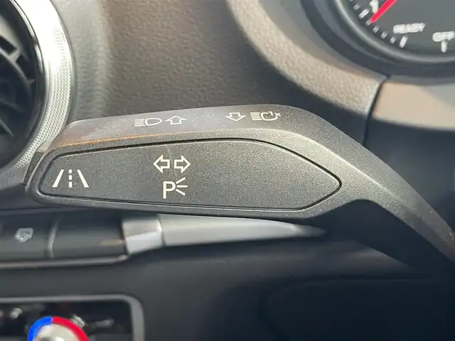 アウディ Ａ３ スポーツバック 1．4 TFSI 高知県 2018(平30)年 3.7万km 白 純正ナビ/　【CD/DVD/BT/フルセグTV】/バックカメラ/アダプティブクルーズコントロール/アクティブレーンアシスト/横滑り防止/コーナーセンサー/ETC/スマートキー/プッシュスタート/MTモード付きAT/アイドリングストップ/純正アルミホイール 16イン