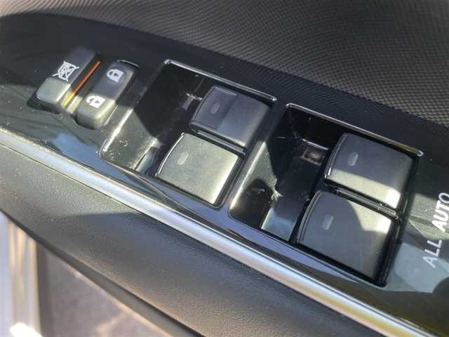 トヨタ エスティマ アエラス プレミアムエディション 石川県 2015(平27)年 3.7万km パール 4WD/純正8型ナビ/フルセグTV/バックカメラ/LEDヘッドライト/ビルトインETC/両側パワースライドドア/クルーズコントロール/純正アルミホイール/スマートキー/プッシュスタート/電動ミラー/ダブルエアバッグ/ハーフレザーシート