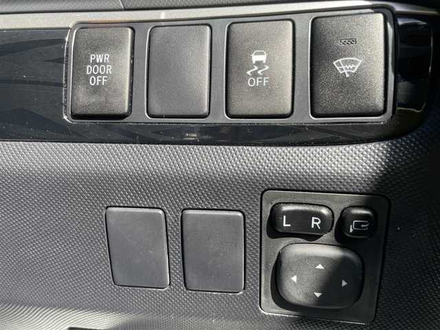 トヨタ エスティマ アエラス プレミアムエディション 石川県 2015(平27)年 3.7万km パール 4WD/純正8型ナビ/フルセグTV/バックカメラ/LEDヘッドライト/ビルトインETC/両側パワースライドドア/クルーズコントロール/純正アルミホイール/スマートキー/プッシュスタート/電動ミラー/ダブルエアバッグ/ハーフレザーシート