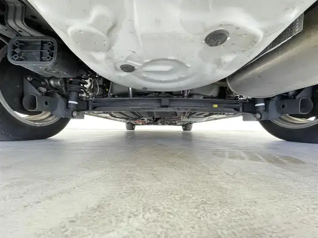 トヨタ シエンタ ハイブリッド ファンベースG 千葉県 2019(平31)年 5.8万km ホワイトパールクリスタルシャイン トヨタセーフティセンス/・プリクラッシュセーフティ/・レーンディパーチャーアラート/・クリアランスソナー/・オートハイビーム/純正9インチSDナビ/CD BT SD フルセグ/バックカメラ/両側パワースライドドア/クルーズコントロール/LEDオートライト/前席シートヒーター/純正15インチアルミホイール/革巻きステアリング/ドアバイザー/プッシュスタート/スマートキー/ETC