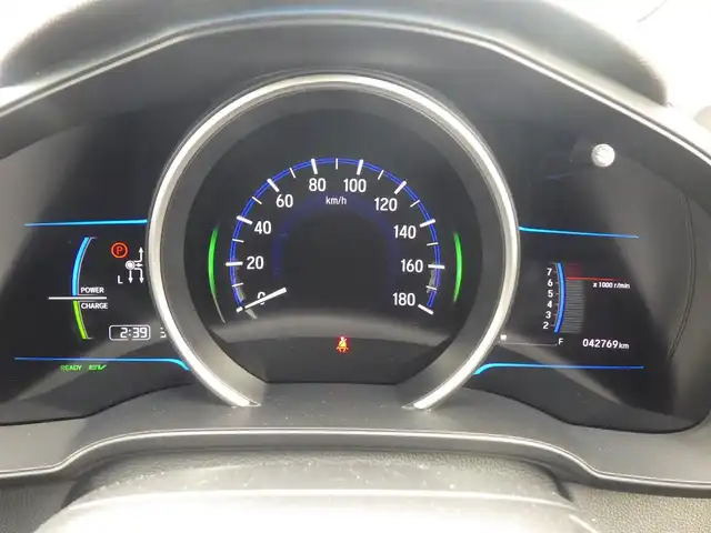 ホンダ フィット ハイブリット Lパッケージ 千葉県 2014(平26)年 4.3万km アラバスターシルバーメタリック CTBA（シティブレーキアクティブシステム）　　/ハーフレザーシート/純正ナビ/地デジTV/【DVD/CD再生機能　Bluetooth接続】/バックカメラ/ドライブレコーダー/革巻きステアリング/ステアリングスイッチ/ETC/LEDヘッドライト/ウインカーミラー/サイド/カーテンエアバッグ/Honda スマートキー