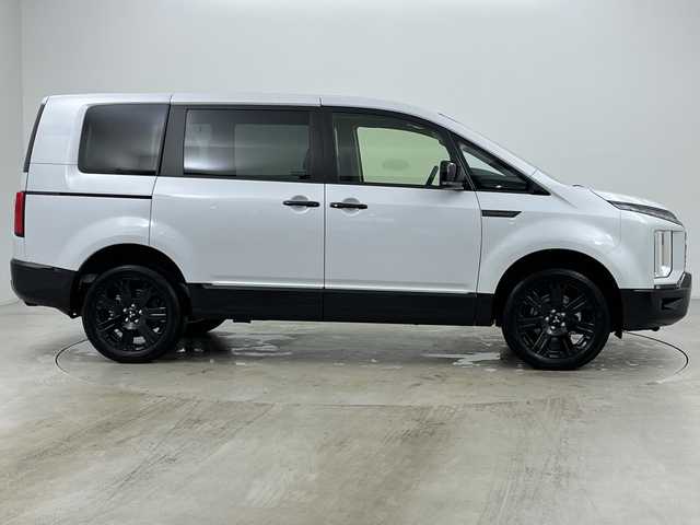 三菱 デリカＤ：５ シャモニー 道央・札幌 2025(令7)年 0.1千km 白Ⅱ ・登録済未使用車/・ALPINEナビ&CD&DVD&BT&SD&HDMI&USB&TV/・パワーバックドア/・両側パワースライドドア/・12.8型ALPINEフリップダウンモニター/・バック/サイド/フロントカメラ/・e-Assist/・レーダークルーズコントロール/・ブラインドスポットモニター/・D席パワーシート/・ハーフレザーシート/・ステアリングヒーター/・ステアリングスイッチ/・パドルシフト/・LEDヘッドライト/・オートライト/・オートマチックハイビーム/・スマートキー/・スペアキー/・保証書/・取扱説明書