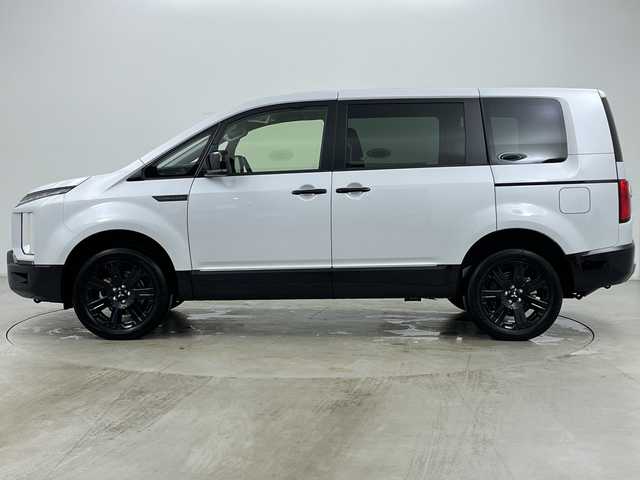 三菱 デリカＤ：５ シャモニー 道央・札幌 2025(令7)年 0.1千km 白Ⅱ ・登録済未使用車/・ALPINEナビ&CD&DVD&BT&SD&HDMI&USB&TV/・パワーバックドア/・両側パワースライドドア/・12.8型ALPINEフリップダウンモニター/・バック/サイド/フロントカメラ/・e-Assist/・レーダークルーズコントロール/・ブラインドスポットモニター/・D席パワーシート/・ハーフレザーシート/・ステアリングヒーター/・ステアリングスイッチ/・パドルシフト/・LEDヘッドライト/・オートライト/・オートマチックハイビーム/・スマートキー/・スペアキー/・保証書/・取扱説明書