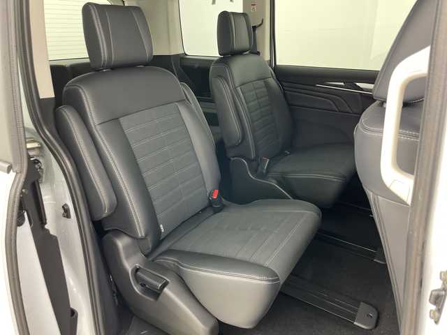 三菱 デリカＤ：５ シャモニー 道央・札幌 2025(令7)年 0.1千km 白Ⅱ ・登録済未使用車/・ALPINEナビ&CD&DVD&BT&SD&HDMI&USB&TV/・パワーバックドア/・両側パワースライドドア/・12.8型ALPINEフリップダウンモニター/・バック/サイド/フロントカメラ/・e-Assist/・レーダークルーズコントロール/・ブラインドスポットモニター/・D席パワーシート/・ハーフレザーシート/・ステアリングヒーター/・ステアリングスイッチ/・パドルシフト/・LEDヘッドライト/・オートライト/・オートマチックハイビーム/・スマートキー/・スペアキー/・保証書/・取扱説明書