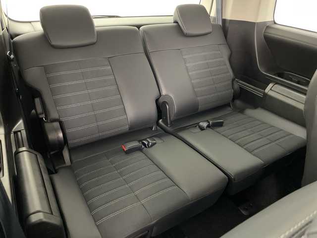 三菱 デリカＤ：５ シャモニー 道央・札幌 2025(令7)年 0.1千km 白Ⅱ ・登録済未使用車/・ALPINEナビ&CD&DVD&BT&SD&HDMI&USB&TV/・パワーバックドア/・両側パワースライドドア/・12.8型ALPINEフリップダウンモニター/・バック/サイド/フロントカメラ/・e-Assist/・レーダークルーズコントロール/・ブラインドスポットモニター/・D席パワーシート/・ハーフレザーシート/・ステアリングヒーター/・ステアリングスイッチ/・パドルシフト/・LEDヘッドライト/・オートライト/・オートマチックハイビーム/・スマートキー/・スペアキー/・保証書/・取扱説明書