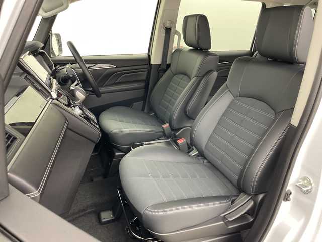 三菱 デリカＤ：５ シャモニー 道央・札幌 2025(令7)年 0.1千km 白Ⅱ ・登録済未使用車/・ALPINEナビ&CD&DVD&BT&SD&HDMI&USB&TV/・パワーバックドア/・両側パワースライドドア/・12.8型ALPINEフリップダウンモニター/・バック/サイド/フロントカメラ/・e-Assist/・レーダークルーズコントロール/・ブラインドスポットモニター/・D席パワーシート/・ハーフレザーシート/・ステアリングヒーター/・ステアリングスイッチ/・パドルシフト/・LEDヘッドライト/・オートライト/・オートマチックハイビーム/・スマートキー/・スペアキー/・保証書/・取扱説明書