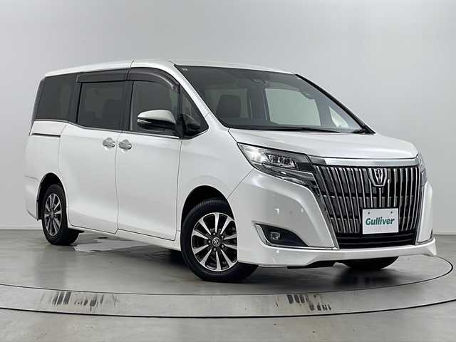 トヨタ エスクァイア Gi 埼玉県 2021(令3)年 1.2万km ホワイトパールクリスタルシャイン 純正ナビ（NSZT-Y68T）/（AM・FM・CD・DVD・TV・Bluetooth）/バックカメラ　/前後ドライブレコーダー/両側パワースライドドア/ビルトインETC/クルーズコントロール/前席シートヒーター/レーンキープアシスト/ロールサンシェード/オートハイビーム/コーナーセンサー/横滑り防止装置/盗難防止装置/衝突軽減ブレーキ/車線逸脱警報/純正フロアマット/純正アルミホイール/フロントフォグランプ/プッシュスタート/ウィンカーミラー/アイドリングストップ/スマートキーｘ２