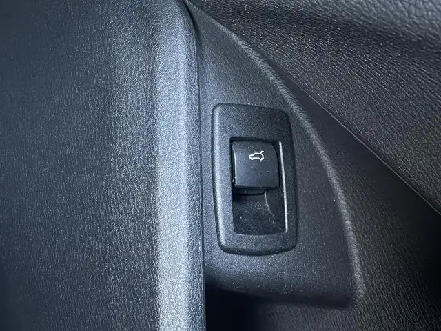 ＢＭＷ Ｘ１ xDrive 18d Mスポーツ 滋賀県 2021(令3)年 4.4万km ミネラルホワイト ハイラインパッケージ/黒革/・前席パワーシート/・前席シートヒーター /インテリジェントセーフティ/衝突軽減ブレーキ/車線逸脱警告/ACC/アンビエントライト/純正HDDナビ（BT/USB）/社外テレビチューナー/バックカメラ/前後ドライブレコーダー/ETC/純正18インチAW
