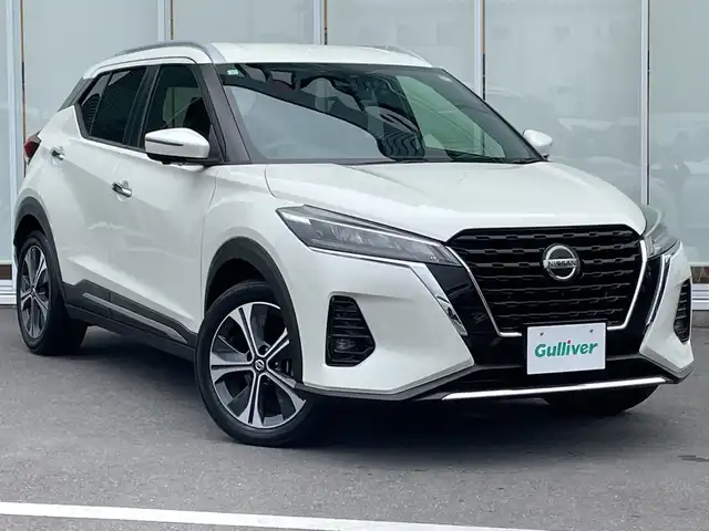 日産 キックス X 神奈川県 2021(令3)年 7万km ブリリアントホワイトパール 純正９インチナビ/Bカメラ　全方位カメラ/デジタルルームミラー/フルセグ/ETC/プロパイロット/エマージェンシーブレーキ/コーナーセンサー/純正アルミホイール/前後ドライブレコーダー　/ルーフレール