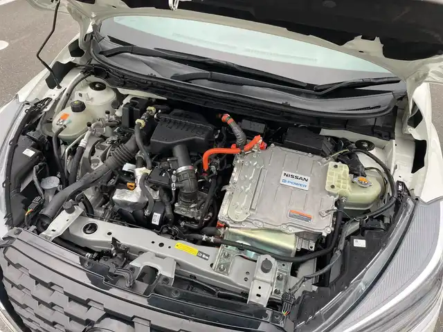 日産 キックス X 神奈川県 2021(令3)年 7万km ブリリアントホワイトパール 純正９インチナビ/Bカメラ　全方位カメラ/デジタルルームミラー/フルセグ/ETC/プロパイロット/エマージェンシーブレーキ/コーナーセンサー/純正アルミホイール/前後ドライブレコーダー　/ルーフレール