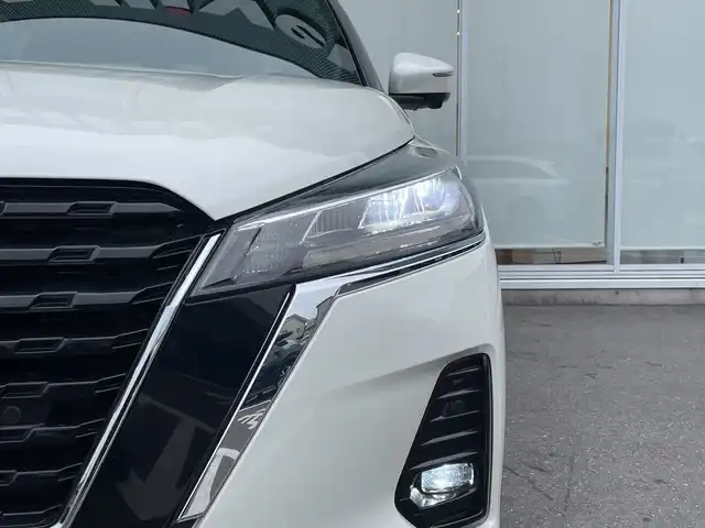 日産 キックス X 神奈川県 2021(令3)年 7万km ブリリアントホワイトパール 純正９インチナビ/Bカメラ　全方位カメラ/デジタルルームミラー/フルセグ/ETC/プロパイロット/エマージェンシーブレーキ/コーナーセンサー/純正アルミホイール/前後ドライブレコーダー　/ルーフレール