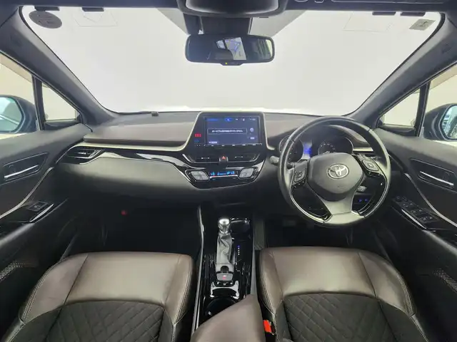 トヨタ Ｃ－ＨＲ G LEDエディション 愛知県 2018(平30)年 5.7万km ホワイト/ブラックマイカ 2トーン 純正9型ナビ（フルセグ、CD、DVD、Bluetooth）/モデリスタエアロ/BSM/シートヒーター（D+N)/ACC/ETC/Bカメラ/ハーフレザーシート/衝突軽減ブレーキ/レーンキープアシスト/オートハイビーム/LEDヘッドライト/コーナーセンサー前後/純正18インチAW/純正フロアマット/電子パーキング/オートホールド/スマートキー/フォグライト/横滑り防止装置