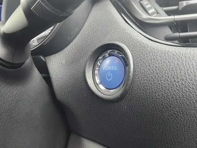 トヨタ Ｃ－ＨＲ G LEDエディション 愛知県 2018(平30)年 5.7万km ホワイト/ブラックマイカ 2トーン 純正9型ナビ（フルセグ、CD、DVD、Bluetooth）/モデリスタエアロ/BSM/シートヒーター（D+N)/ACC/ETC/Bカメラ/ハーフレザーシート/衝突軽減ブレーキ/レーンキープアシスト/オートハイビーム/LEDヘッドライト/コーナーセンサー前後/純正18インチAW/純正フロアマット/電子パーキング/オートホールド/スマートキー/フォグライト/横滑り防止装置