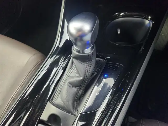トヨタ Ｃ－ＨＲ G LEDエディション 愛知県 2018(平30)年 5.7万km ホワイト/ブラックマイカ 2トーン 純正9型ナビ（フルセグ、CD、DVD、Bluetooth）/モデリスタエアロ/BSM/シートヒーター（D+N)/ACC/ETC/Bカメラ/ハーフレザーシート/衝突軽減ブレーキ/レーンキープアシスト/オートハイビーム/LEDヘッドライト/コーナーセンサー前後/純正18インチAW/純正フロアマット/電子パーキング/オートホールド/スマートキー/フォグライト/横滑り防止装置