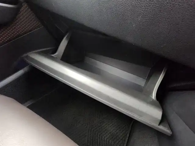 トヨタ Ｃ－ＨＲ G LEDエディション 愛知県 2018(平30)年 5.7万km ホワイト/ブラックマイカ 2トーン 純正9型ナビ（フルセグ、CD、DVD、Bluetooth）/モデリスタエアロ/BSM/シートヒーター（D+N)/ACC/ETC/Bカメラ/ハーフレザーシート/衝突軽減ブレーキ/レーンキープアシスト/オートハイビーム/LEDヘッドライト/コーナーセンサー前後/純正18インチAW/純正フロアマット/電子パーキング/オートホールド/スマートキー/フォグライト/横滑り防止装置