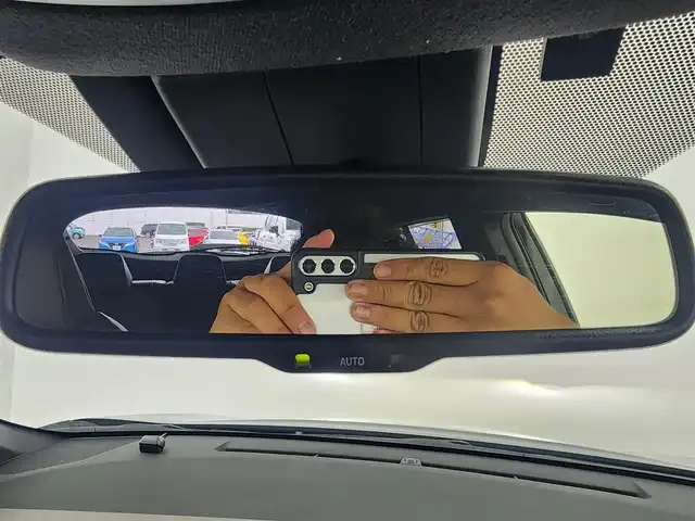 トヨタ Ｃ－ＨＲ G LEDエディション 愛知県 2018(平30)年 5.7万km ホワイト/ブラックマイカ 2トーン 純正9型ナビ（フルセグ、CD、DVD、Bluetooth）/モデリスタエアロ/BSM/シートヒーター（D+N)/ACC/ETC/Bカメラ/ハーフレザーシート/衝突軽減ブレーキ/レーンキープアシスト/オートハイビーム/LEDヘッドライト/コーナーセンサー前後/純正18インチAW/純正フロアマット/電子パーキング/オートホールド/スマートキー/フォグライト/横滑り防止装置