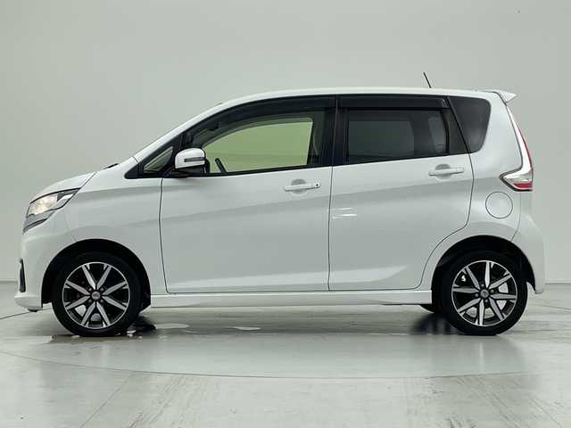 日産 デイズ HWS X プレミアムセレクション 愛知県 2017(平29)年 4.2万km ホワイトパール 純正メモリナビ・フルセグTV/CD・DVD・Bluetooth/スマートキー/アラウンドビューモニター/ETC/ハーフレザーシート/純正HIDライト
