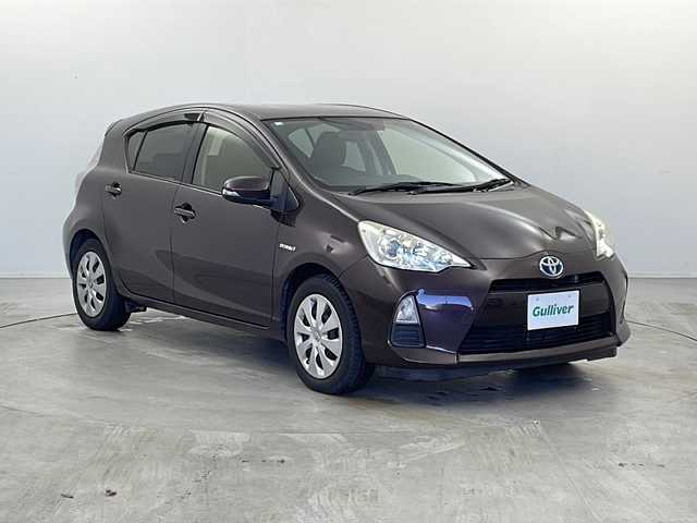 トヨタ アクア S 栃木県 2014(平26)年 10.3万km ディープアメジストマイカメタリック 純正ナビ/（BT/フルセグ/AM/FM）/横滑り防止/ステアリングスイッチ/電動格納ミラー/純正フロアマット/プッシュスタート/スマートキー/スペアキー