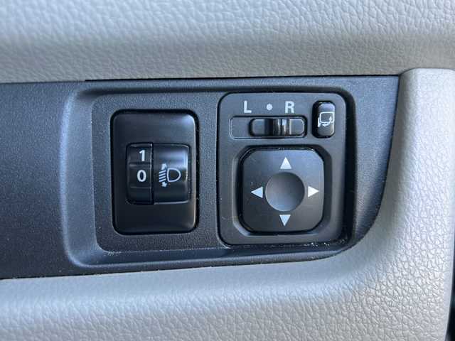 日産 デイズ J 岐阜県 2018(平30)年 12.6万km ブラック 登録時走行距離125856km/ケンウッドCDオーディオ/ドアバイザー/ipod接続/AUX接続/USB接続/ETC/禁煙車/フロアマット/リモコンキー/ハロゲンヘッドライト/ベンチシート/エアバッグ/オートエアコン/スタッドレス有/エアバッグ