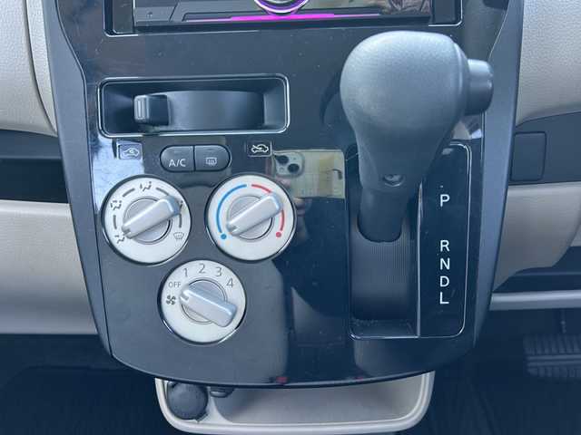 日産 デイズ J 岐阜県 2018(平30)年 12.6万km ブラック 登録時走行距離125856km/ケンウッドCDオーディオ/ドアバイザー/ipod接続/AUX接続/USB接続/ETC/禁煙車/フロアマット/リモコンキー/ハロゲンヘッドライト/ベンチシート/エアバッグ/オートエアコン/スタッドレス有/エアバッグ