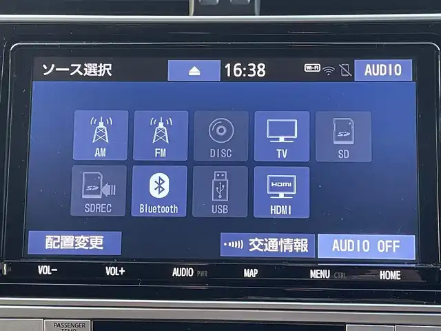 トヨタ ランドクルーザー プラド TX-L 70thアニバーサリーLTD 福岡県 2022(令4)年 3.5万km ホワイトパールクリスタルシャイン ワンオーナー/4WD/ディーゼル車/7人乗り/ムーンルーフ/純正9インチメモリナビ【NSZT-Y68T】/　(AM/FM/CD/DVD/Bluetooth/フルセグTV)/バック・フロントカメラ/トヨタセーフティセンス/・プリクラッシュセーフティ/・レーダークルーズコントロール/・レーンディパーチャーアラート/・オートマッチックハイビーム/・ロードサインアシスト/・先行車発進アラーム/クリアランスソナー/横滑り防止/センターデフロック/ダウンヒルアシストコントロール/セカンドスタートモード/ヒーターアイドルアップ/ヘッドランプクリーナー/排出ガス浄化/ラウンジ照明調光スイッチ/純正18インチアルミホイール/黒色ルーフレール/純正ダブルツイーター/前後ドライブレコーダー【コムテック TZ-DR210】/ビルトインETC2.0/茶色レザーシート/パワーシート(D/N)/シートヒーター/エアシート(D/N)/革巻きステアリング/ステアリングスイッチ/純正フロアマット/純正トノカバー/USBポート/スペアキー×1/アクセサリーソケット/ISOFIX/保証書/取扱説明書/ナビ取扱説明書