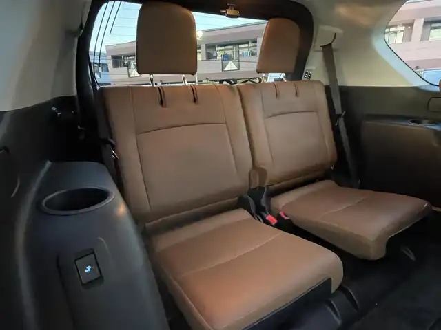 トヨタ ランドクルーザー プラド TX-L 70thアニバーサリーLTD 福岡県 2022(令4)年 3.5万km ホワイトパールクリスタルシャイン ワンオーナー/4WD/ディーゼル車/7人乗り/ムーンルーフ/純正9インチメモリナビ【NSZT-Y68T】/　(AM/FM/CD/DVD/Bluetooth/フルセグTV)/バック・フロントカメラ/トヨタセーフティセンス/・プリクラッシュセーフティ/・レーダークルーズコントロール/・レーンディパーチャーアラート/・オートマッチックハイビーム/・ロードサインアシスト/・先行車発進アラーム/クリアランスソナー/横滑り防止/センターデフロック/ダウンヒルアシストコントロール/セカンドスタートモード/ヒーターアイドルアップ/ヘッドランプクリーナー/排出ガス浄化/ラウンジ照明調光スイッチ/純正18インチアルミホイール/黒色ルーフレール/純正ダブルツイーター/前後ドライブレコーダー【コムテック TZ-DR210】/ビルトインETC2.0/茶色レザーシート/パワーシート(D/N)/シートヒーター/エアシート(D/N)/革巻きステアリング/ステアリングスイッチ/純正フロアマット/純正トノカバー/USBポート/スペアキー×1/アクセサリーソケット/ISOFIX/保証書/取扱説明書/ナビ取扱説明書