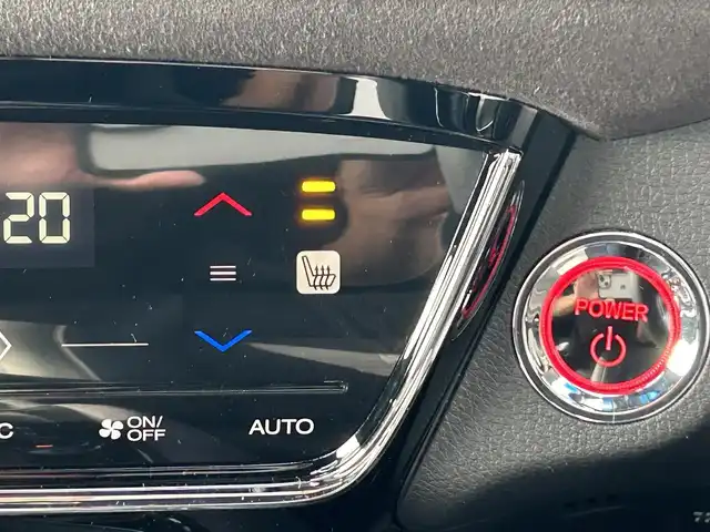 ホンダ ヴェゼル ハイブリッド RS ホンダセンシング 宮城県 2020(令2)年 7.4万km プラチナホワイトパール ホンダセンシング/●衝突軽減ブレーキ〈CMBS〉/●誤発進抑制機能/●歩行者事故低減ステアリング/●路外逸脱抑制機能/●ACC〈アダプティブ・クルーズ・コントロール〉/●LKAS〈車線維持支援システム〉/●先行車発進お知らせ機能/●標識認識機能/純正8インチナビ（VXM-207VFEi）/・CD/DVD/・Bluetooth/・USB/HDMI/・フルセグTV/バックカメラ/ビルトインETC/ドライブレコーダー/コンフォートビューパッケージ/●親水/ヒーテッドドアミラー/●フロントドア撥水ガラス/●熱線入りフロントウインドウ/ハーフレザーシート/シートヒーター/革巻きステアリング/ステアリングスイッチ/パドルシフト/電動パーキングブレーキ/ブレーキホールド/LEDヘッドランプ/フォグランプ/オートライト/スマートキー＆プッシュスタート/純正18インチAW/純正フロアマット/トノカバー/W/サイド/カーテンエアバッグ