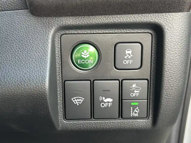 ホンダ ヴェゼル ハイブリッド RS ホンダセンシング 宮城県 2020(令2)年 7.4万km プラチナホワイトパール ホンダセンシング/●衝突軽減ブレーキ〈CMBS〉/●誤発進抑制機能/●歩行者事故低減ステアリング/●路外逸脱抑制機能/●ACC〈アダプティブ・クルーズ・コントロール〉/●LKAS〈車線維持支援システム〉/●先行車発進お知らせ機能/●標識認識機能/純正8インチナビ（VXM-207VFEi）/・CD/DVD/・Bluetooth/・USB/HDMI/・フルセグTV/バックカメラ/ビルトインETC/ドライブレコーダー/コンフォートビューパッケージ/●親水/ヒーテッドドアミラー/●フロントドア撥水ガラス/●熱線入りフロントウインドウ/ハーフレザーシート/シートヒーター/革巻きステアリング/ステアリングスイッチ/パドルシフト/電動パーキングブレーキ/ブレーキホールド/LEDヘッドランプ/フォグランプ/オートライト/スマートキー＆プッシュスタート/純正18インチAW/純正フロアマット/トノカバー/W/サイド/カーテンエアバッグ