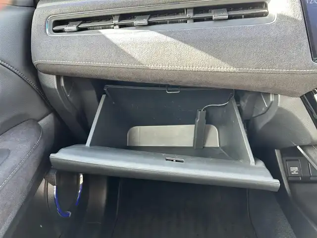 ホンダ ヴェゼル ハイブリッド RS ホンダセンシング 宮城県 2020(令2)年 7.4万km プラチナホワイトパール ホンダセンシング/●衝突軽減ブレーキ〈CMBS〉/●誤発進抑制機能/●歩行者事故低減ステアリング/●路外逸脱抑制機能/●ACC〈アダプティブ・クルーズ・コントロール〉/●LKAS〈車線維持支援システム〉/●先行車発進お知らせ機能/●標識認識機能/純正8インチナビ（VXM-207VFEi）/・CD/DVD/・Bluetooth/・USB/HDMI/・フルセグTV/バックカメラ/ビルトインETC/ドライブレコーダー/コンフォートビューパッケージ/●親水/ヒーテッドドアミラー/●フロントドア撥水ガラス/●熱線入りフロントウインドウ/ハーフレザーシート/シートヒーター/革巻きステアリング/ステアリングスイッチ/パドルシフト/電動パーキングブレーキ/ブレーキホールド/LEDヘッドランプ/フォグランプ/オートライト/スマートキー＆プッシュスタート/純正18インチAW/純正フロアマット/トノカバー/W/サイド/カーテンエアバッグ