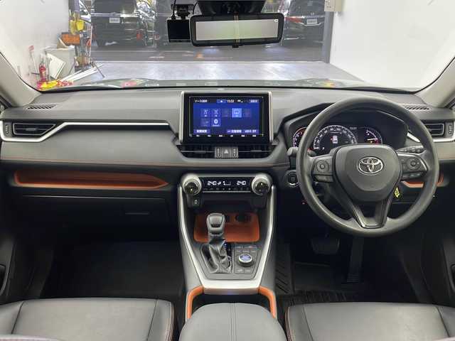 トヨタ ＲＡＶ４ アドベンチャー 大阪府 2019(令1)年 2.5万km アッシュグレーメタリック/アーバンカーキ ４ＷＤ/純正ＳＤナビ/【BT/フルセグTV/USB/DVD]/デジタルインナーミラー/バックカメラ/ETC/ドライブレコーダー前後　DC-DR651/ブラインドスポットモニター/衝突被害軽減システム/レーンキープアシスト/クルーズコントロール追従/オートライト/パワーシートD席/純正１９インチAW/純正フロアマット/スペアキー